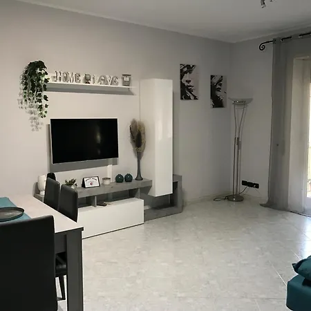 Apartment At Eria's House - 100 M Metro A Subaugusta *