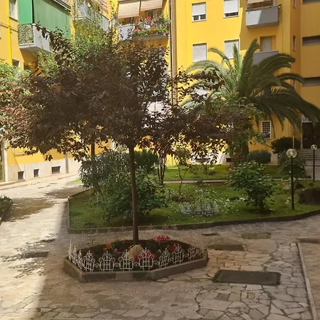 Apartment At Eria's House - 100 M Metro A Subaugusta Rome